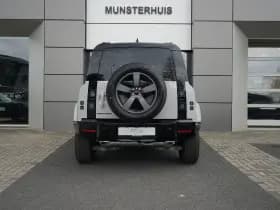 Land Rover Defender thumbnail 7