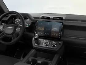 Land Rover Defender thumbnail 4