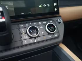 Land Rover Defender thumbnail 26