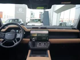 Land Rover Defender thumbnail 4