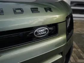 Land Rover Defender thumbnail 12