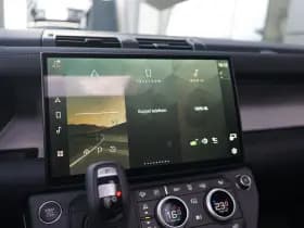 Land Rover Defender thumbnail 19