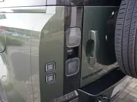 Land Rover Defender thumbnail 26