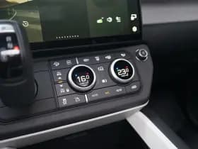 Land Rover Defender thumbnail 22