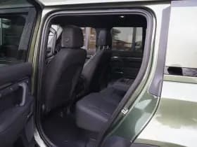 Land Rover Defender thumbnail 5