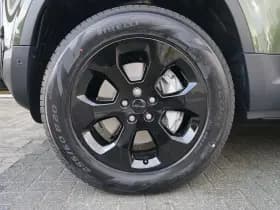 Land Rover Defender thumbnail 9