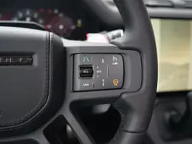 Land Rover Defender thumbnail 21