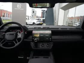 Land Rover Defender thumbnail 4