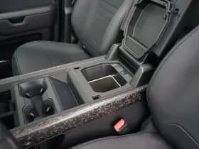 Land Rover Defender thumbnail 31