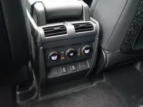 Land Rover Defender thumbnail 33