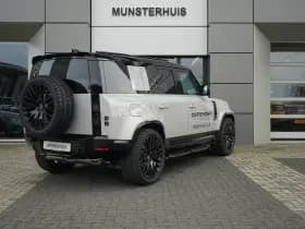 Land Rover Defender thumbnail 2