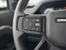 Land Rover Defender thumbnail 19