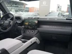Land Rover Defender thumbnail 3