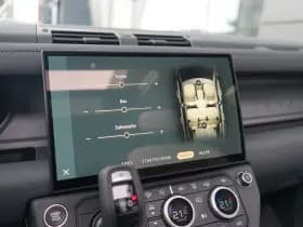 Land Rover Defender thumbnail 26