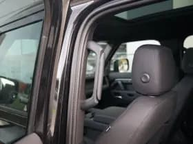 Land Rover Defender thumbnail 28