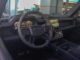 Land Rover Defender thumbnail 11