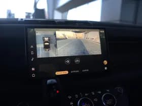 Land Rover Defender thumbnail 21