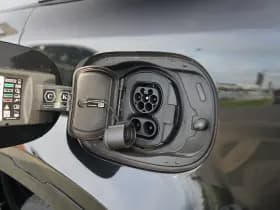 Land Rover Defender thumbnail 30