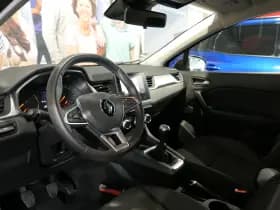 Renault Captur thumbnail 17