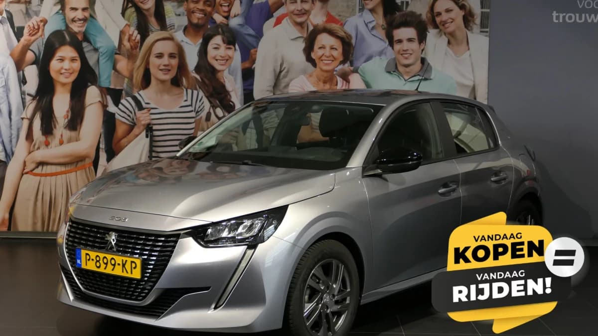 Peugeot 208 — foto 1