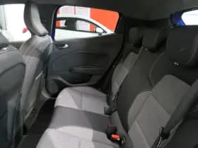 Renault Clio thumbnail 8