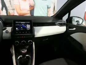 Renault Clio thumbnail 18