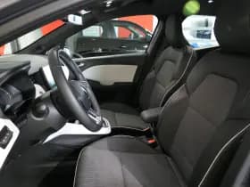 Renault Clio thumbnail 21