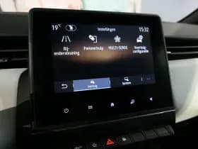 Renault Clio thumbnail 38