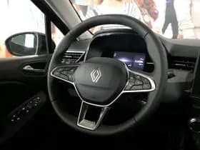 Renault Clio thumbnail 11