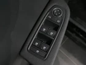 Renault Clio thumbnail 18