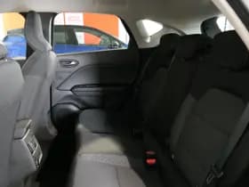 Renault Captur thumbnail 8