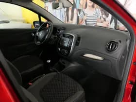 Renault Captur thumbnail 47