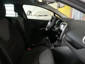 Renault Clio thumbnail 40