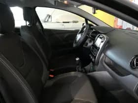 Renault Clio thumbnail 40