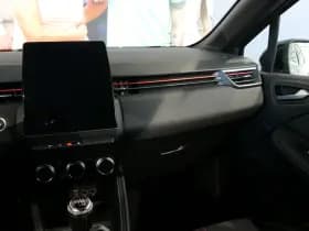 Renault Clio thumbnail 18