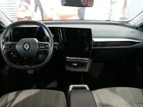Renault Mégane E-Tech thumbnail 10