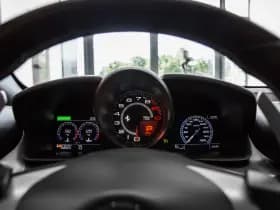 Ferrari GTC4Lusso thumbnail 8