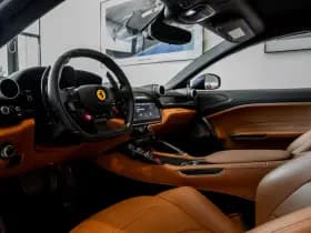 Ferrari GTC4Lusso thumbnail 4