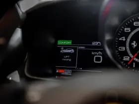 Ferrari GTC4Lusso thumbnail 9