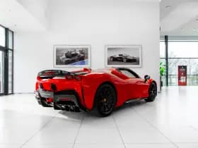Ferrari SF90 Spider thumbnail 3