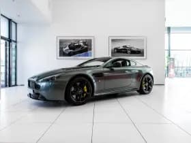 Aston Martin V8 Vantage thumbnail 2