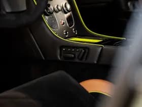 Aston Martin V8 Vantage thumbnail 17