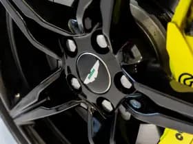 Aston Martin V8 Vantage thumbnail 18