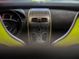 Aston Martin V8 Vantage thumbnail 41