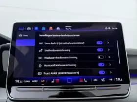 Volkswagen Golf 1.5 eHybrid Life Edition thumbnail 11