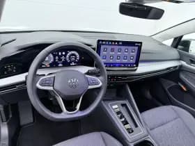 Volkswagen Golf 1.5 eHybrid Life Edition thumbnail 4