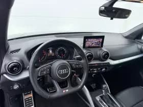 Audi Q2 35 TFSI S-line thumbnail 4