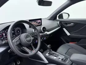Audi Q2 35 TFSI S-line thumbnail 4