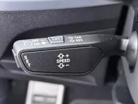 Audi Q2 35 TFSI S-line thumbnail 10