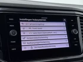 Volkswagen T-Roc 1.5 TSI Sport R-line thumbnail 11